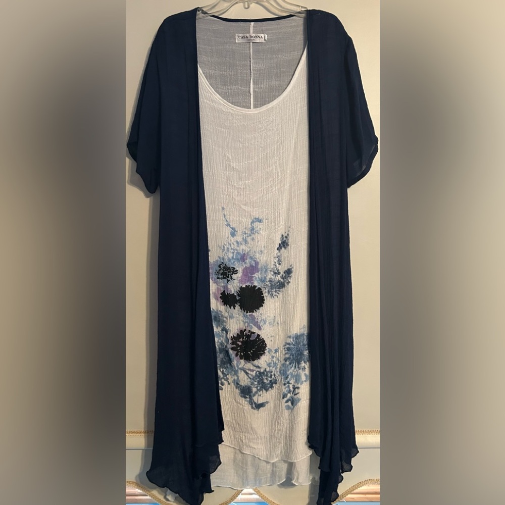 Elegant Navy and White Floral Dress size XL Attached Cover/Dress